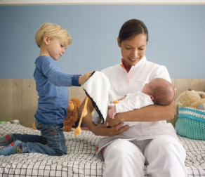 Cuidar de uma Criança: Pais vs Educadora